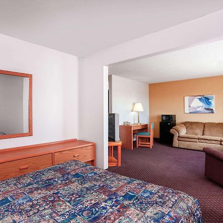Travelodge By Wyndham Deer Lodge Montana エクステリア 写真