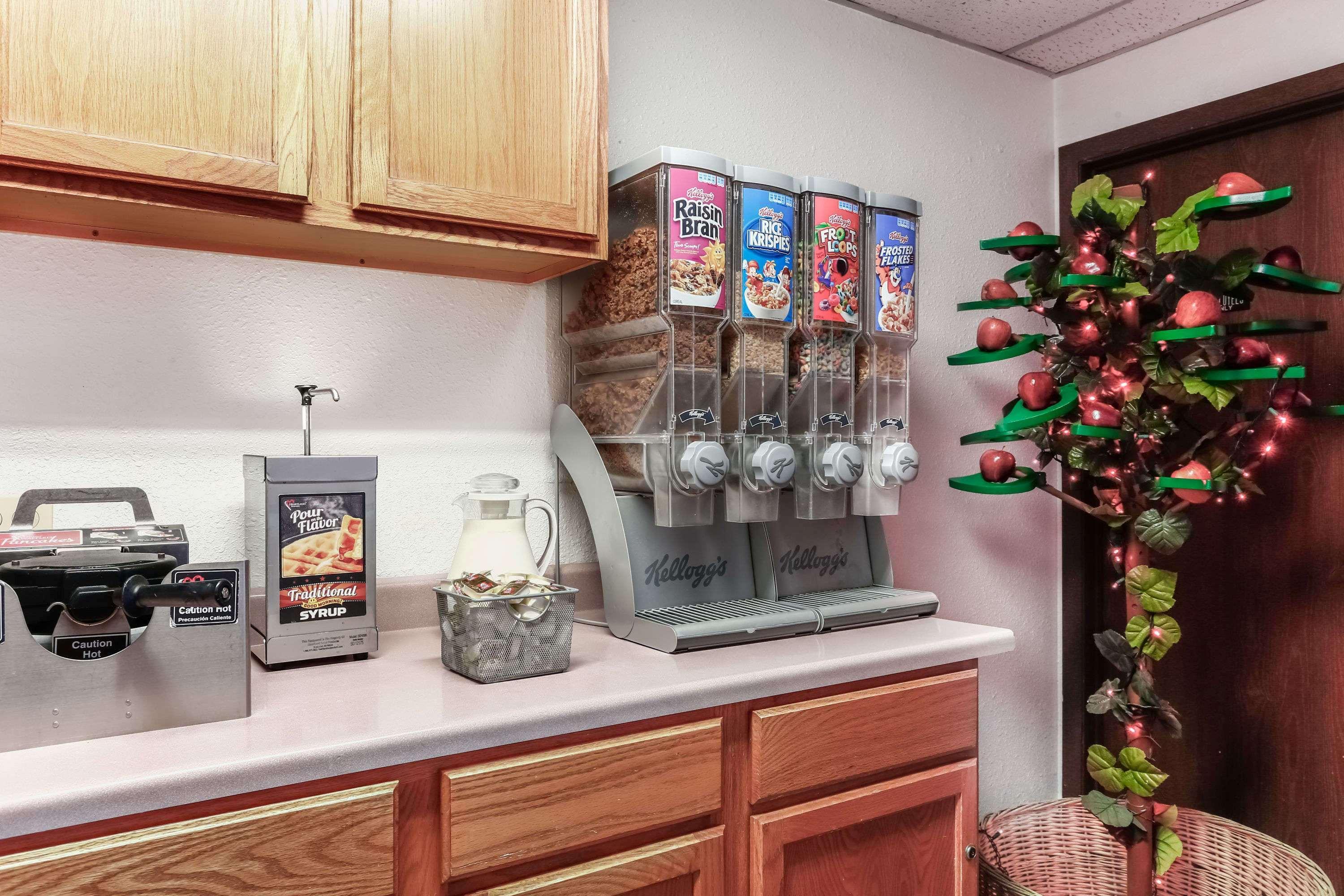 Travelodge By Wyndham Deer Lodge Montana エクステリア 写真
