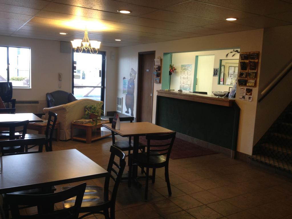 Travelodge By Wyndham Deer Lodge Montana エクステリア 写真
