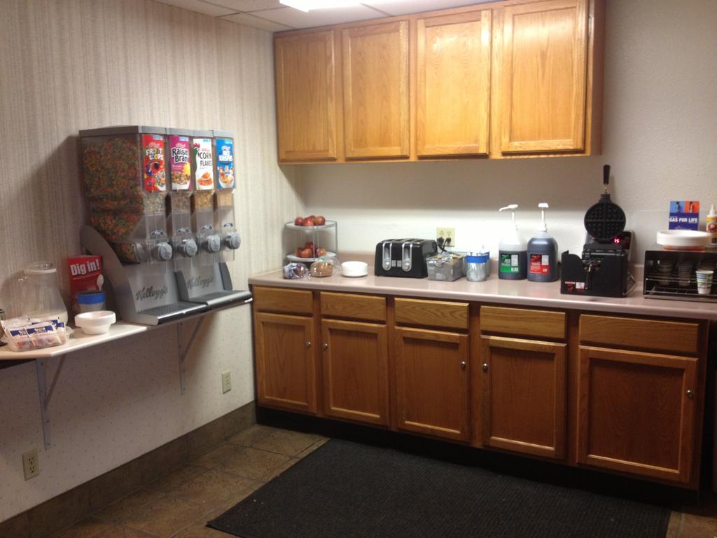 Travelodge By Wyndham Deer Lodge Montana エクステリア 写真