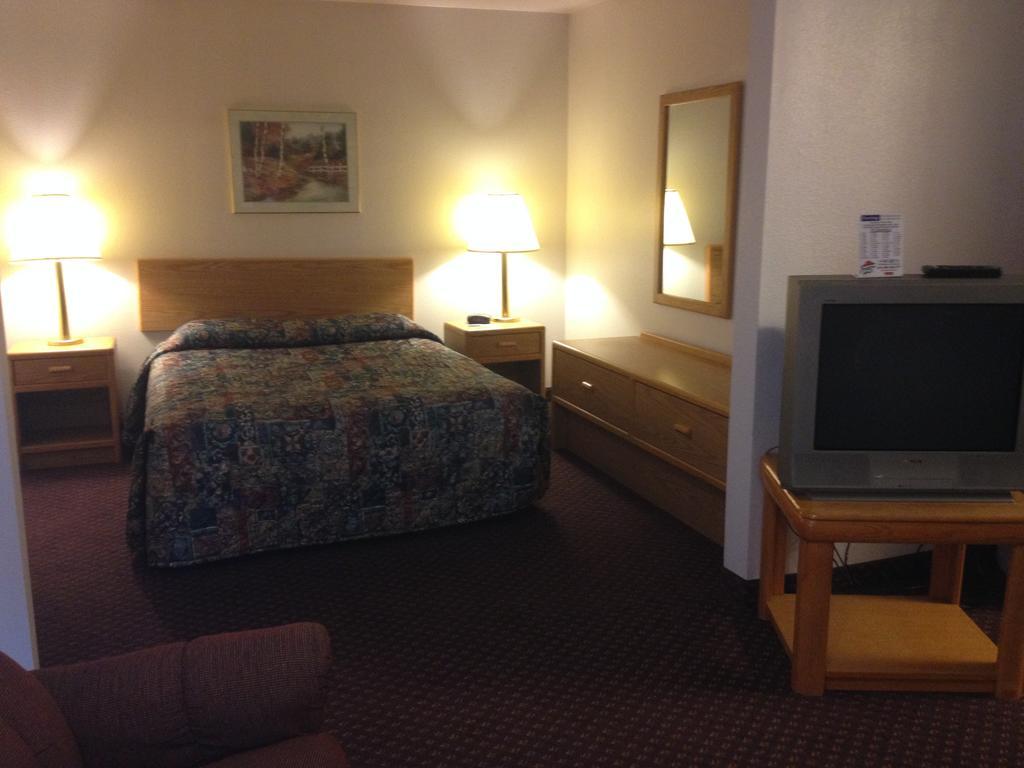 Travelodge By Wyndham Deer Lodge Montana エクステリア 写真