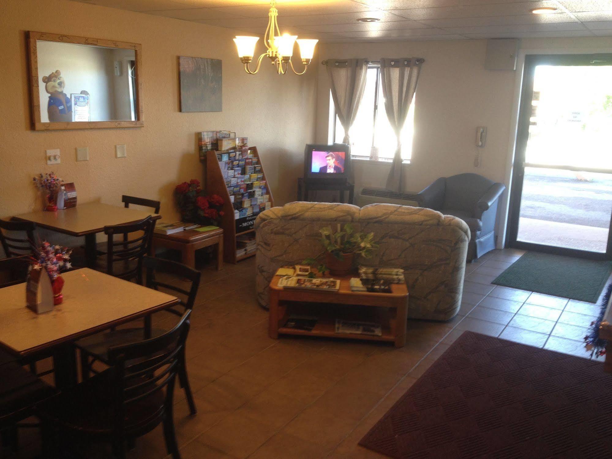 Travelodge By Wyndham Deer Lodge Montana エクステリア 写真