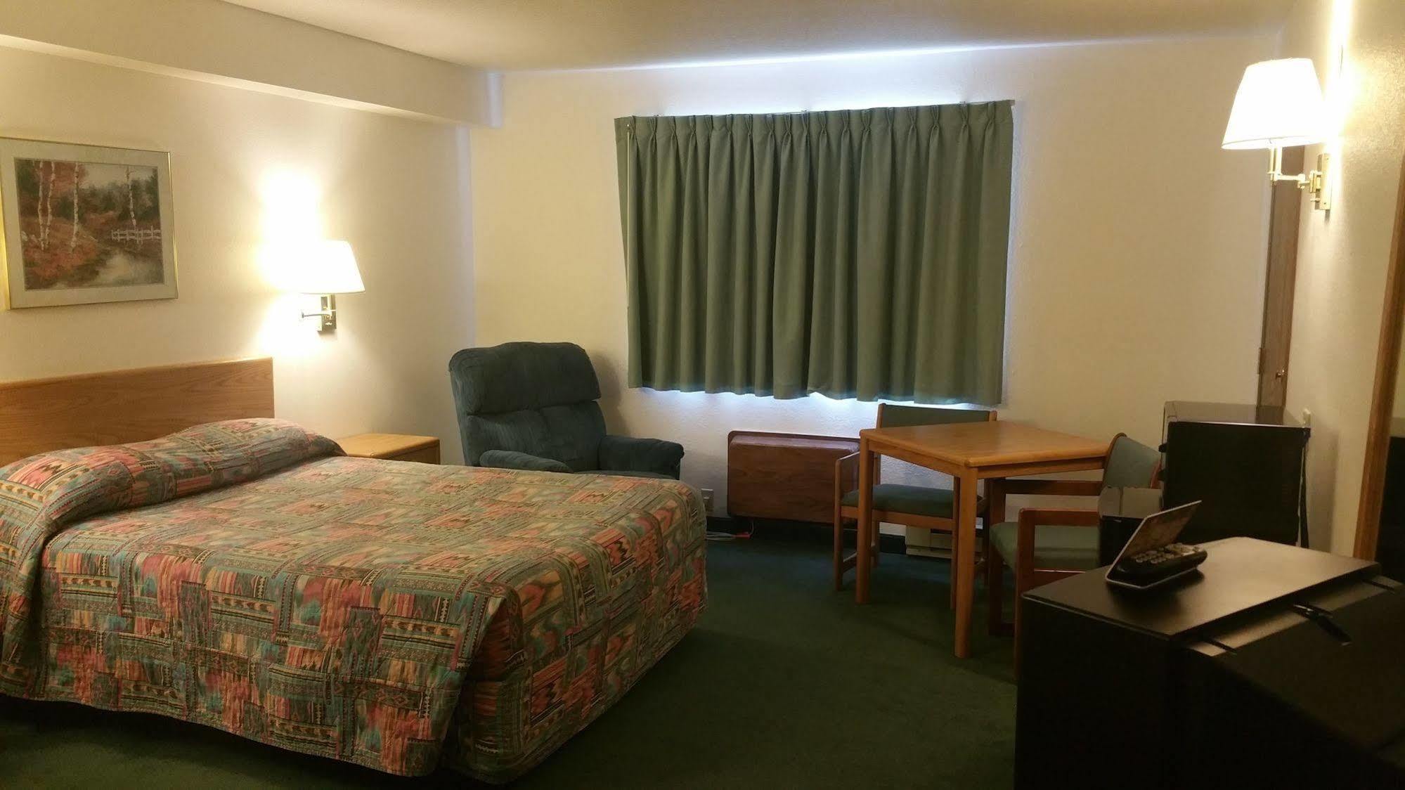 Travelodge By Wyndham Deer Lodge Montana エクステリア 写真