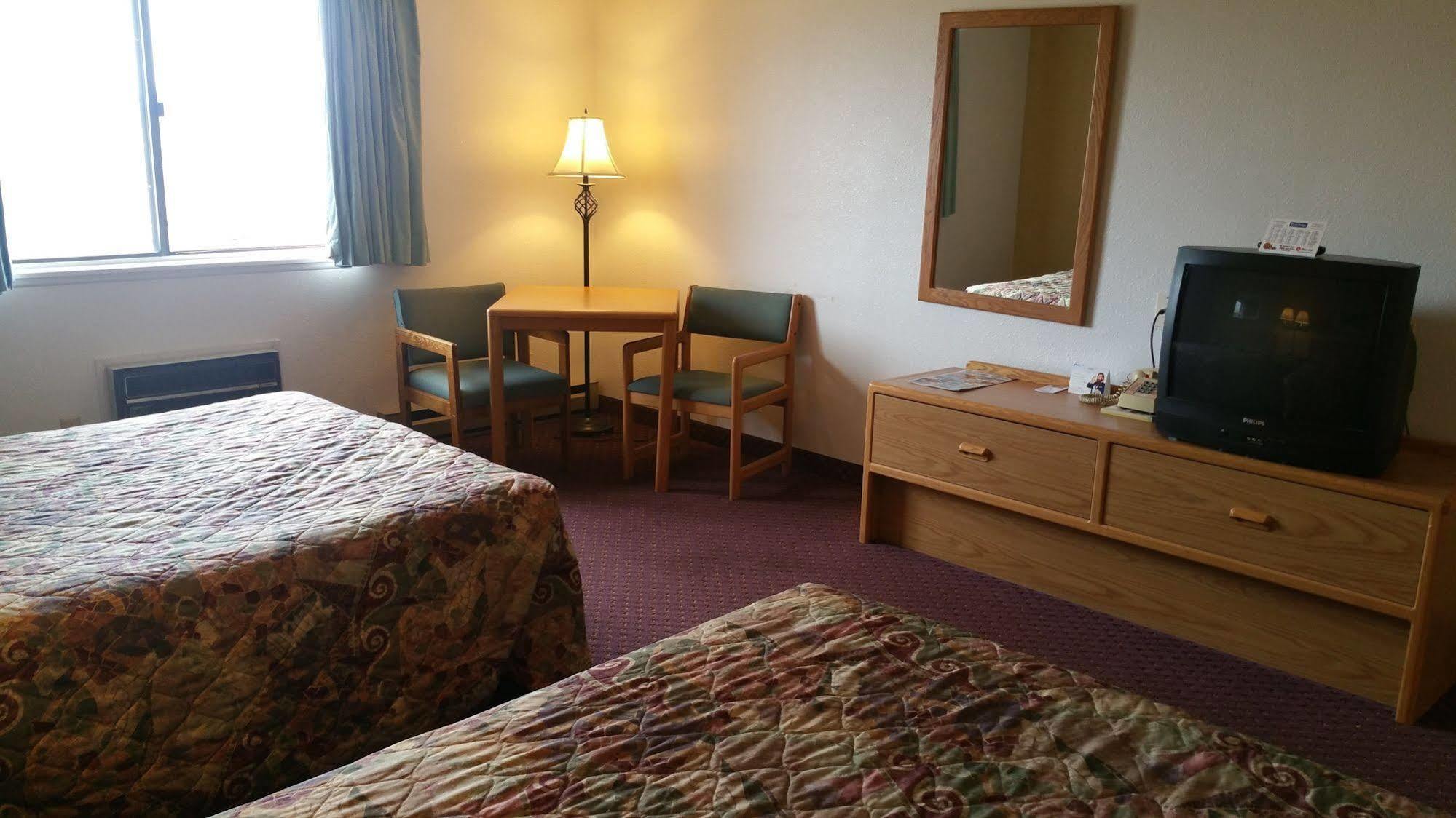 Travelodge By Wyndham Deer Lodge Montana エクステリア 写真
